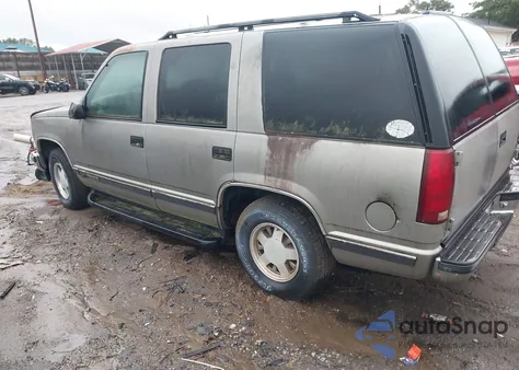 1999 Chevrolet Tahoe Lt z USA, uszkodzony, nr VIN 1GNEC13R7XJ481406